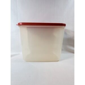Rubbermaid ● 16.2 Cup Food Storage Container 3.8L Red Lid ● Made‎ in USA